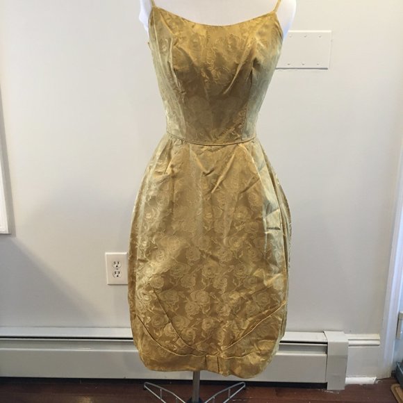 Vintage late 50s/early 60s Gold brocade dress - Picture 3 of 13